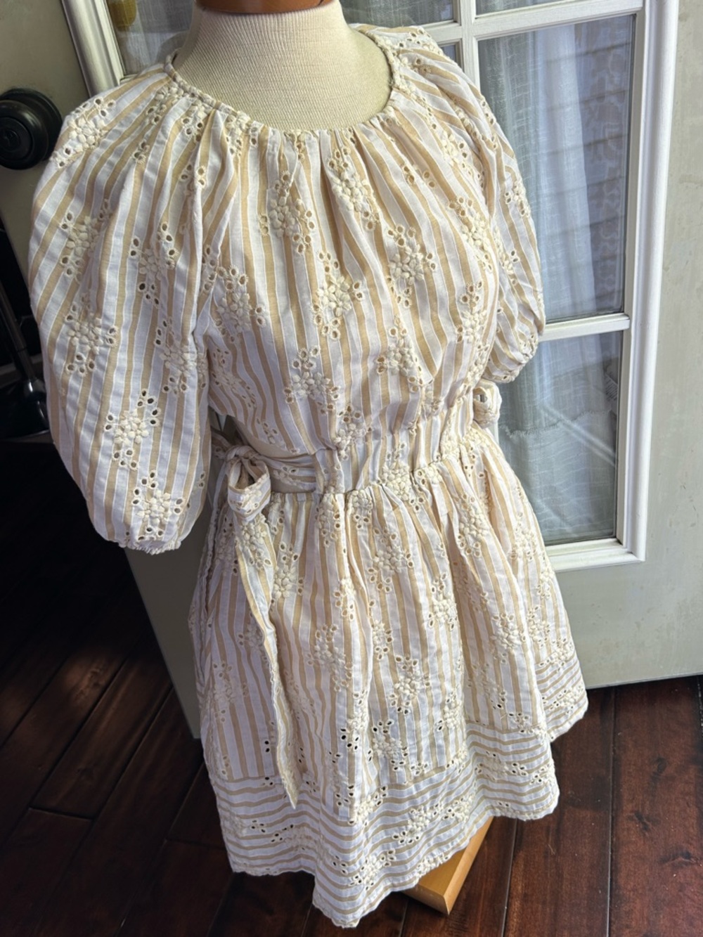 En Saison - NWT Cream and White Eyelet Stripe Peasant Dress - 100% Cotton - Picture 2 of 8